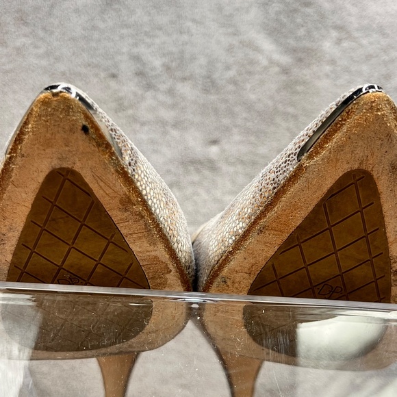 Donald J Pliner Silver Lace Metallic Pointed Toe Heels Tion Pumps 10M Party - Picture 10 of 10